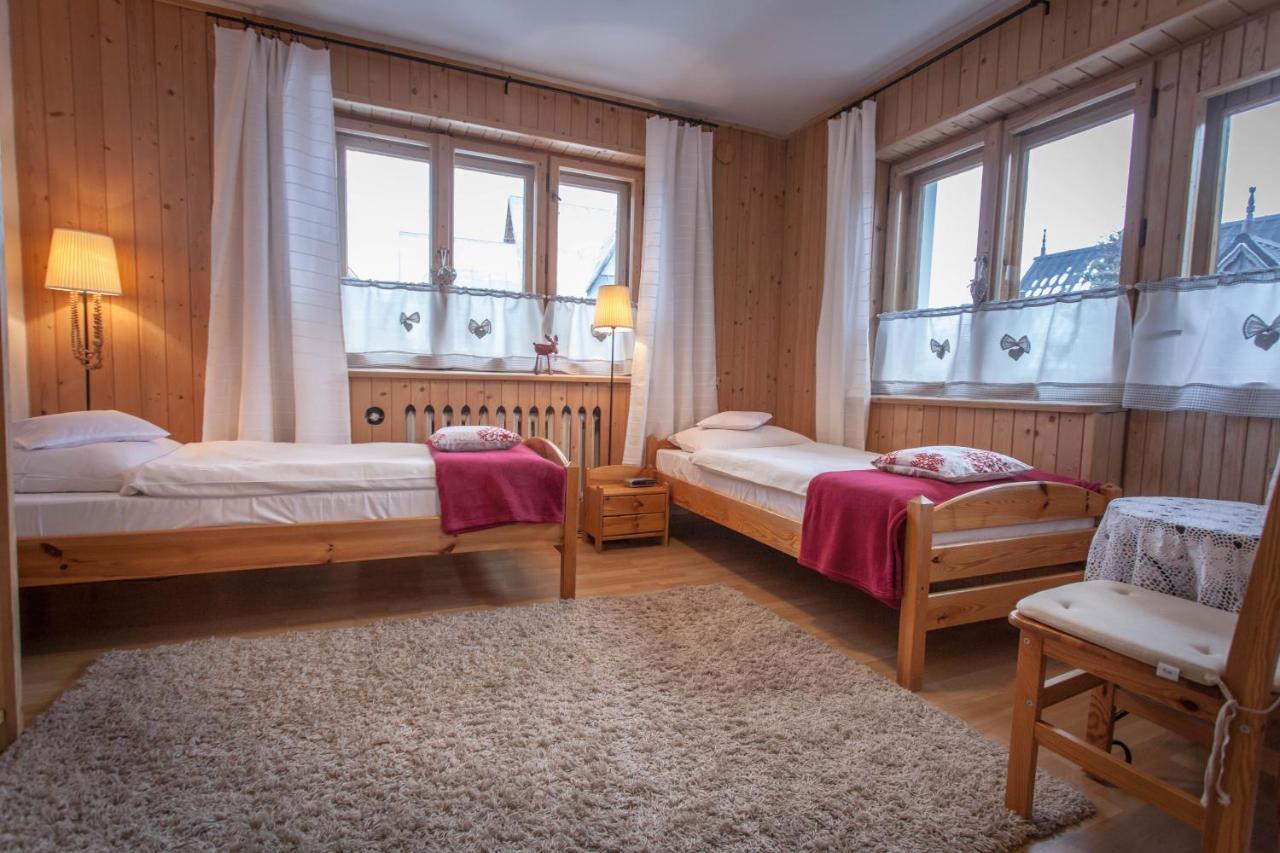 Gosciniec I Herbaciarnia Pod Zlota Lyzwa Białka Esterno foto
